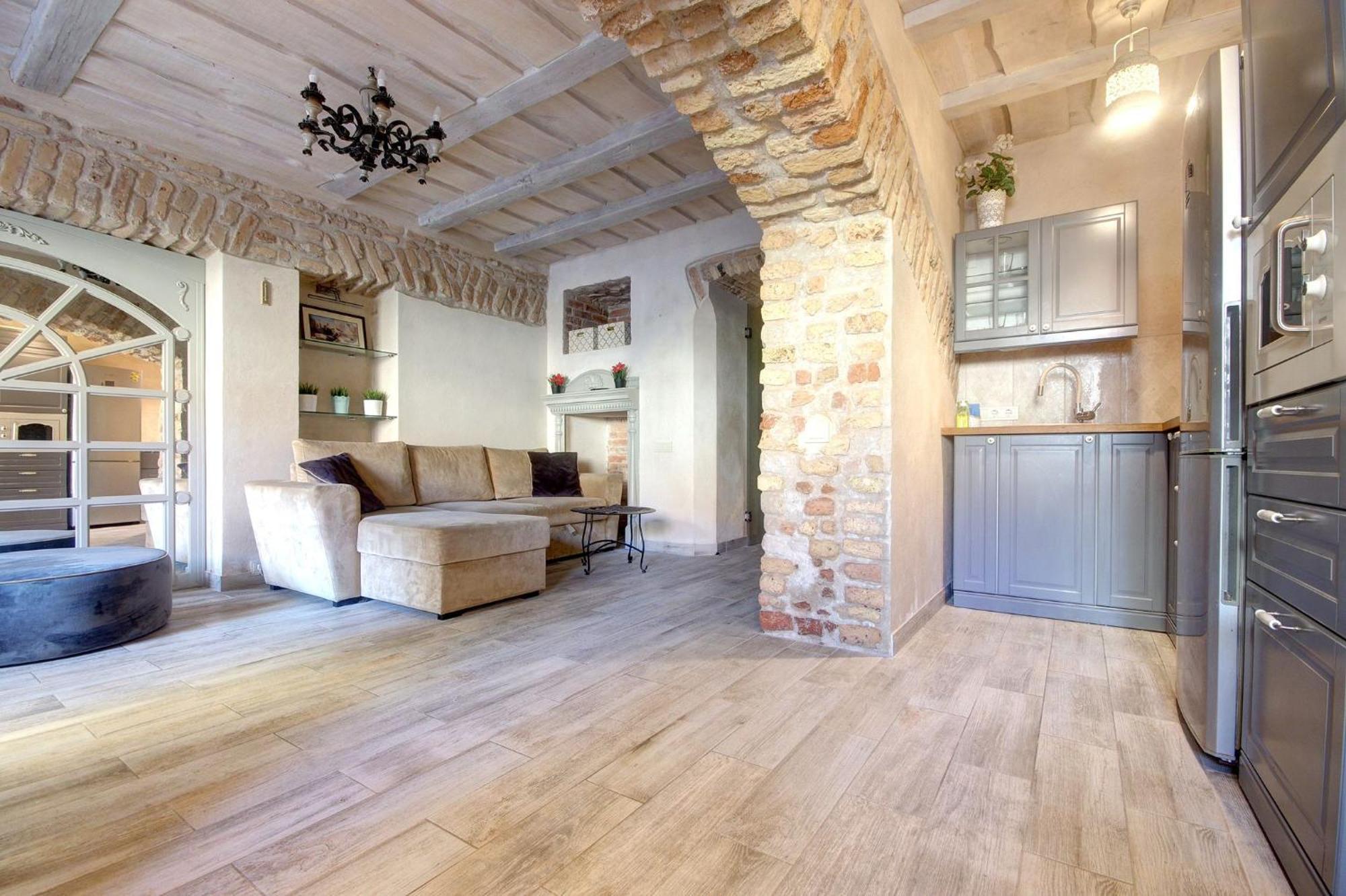 Historical Apartments X Free Parking Self Check In 24X7 By H&H VNO Eksteriør bilde