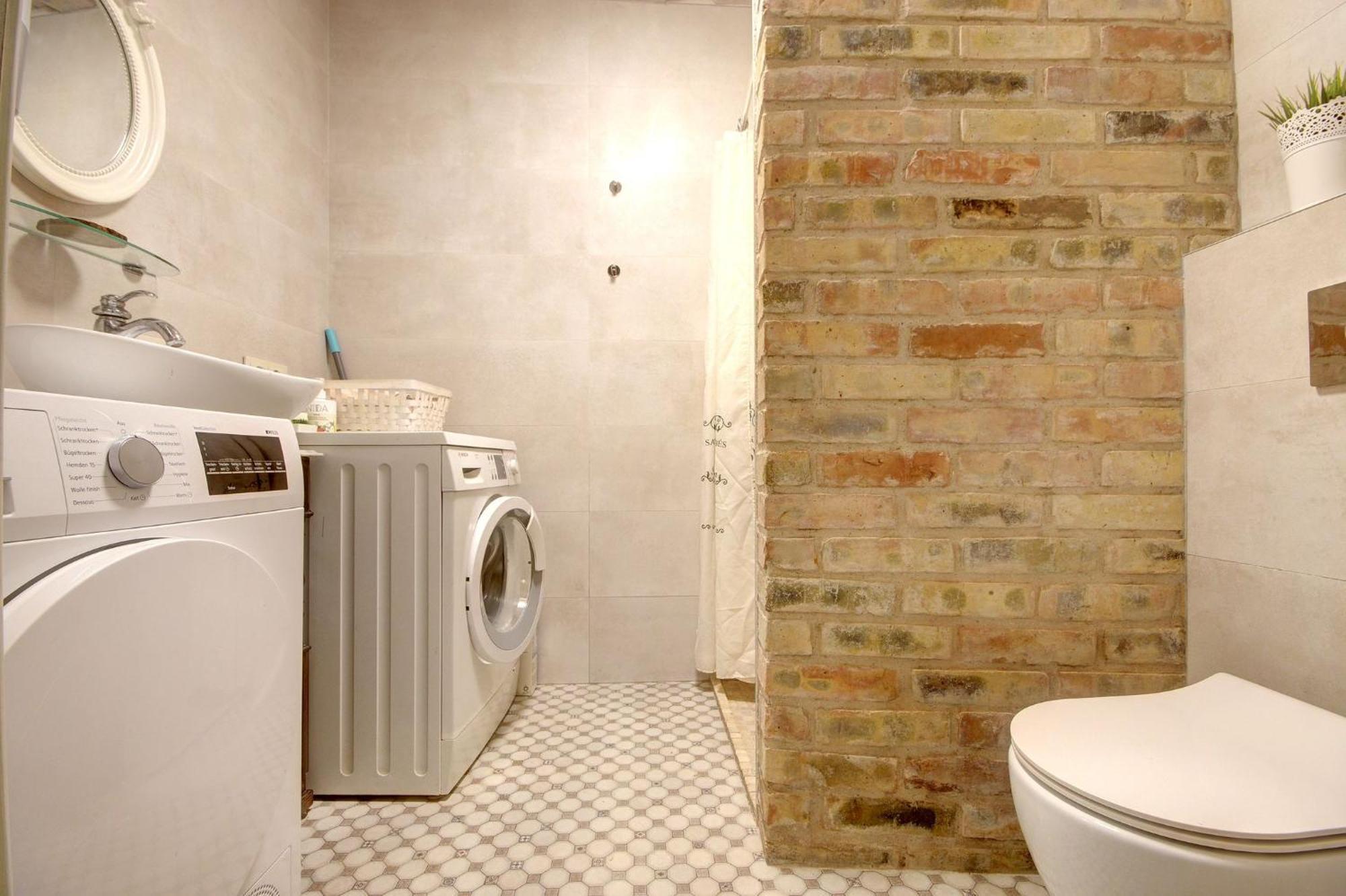 Historical Apartments X Free Parking Self Check In 24X7 By H&H VNO Eksteriør bilde